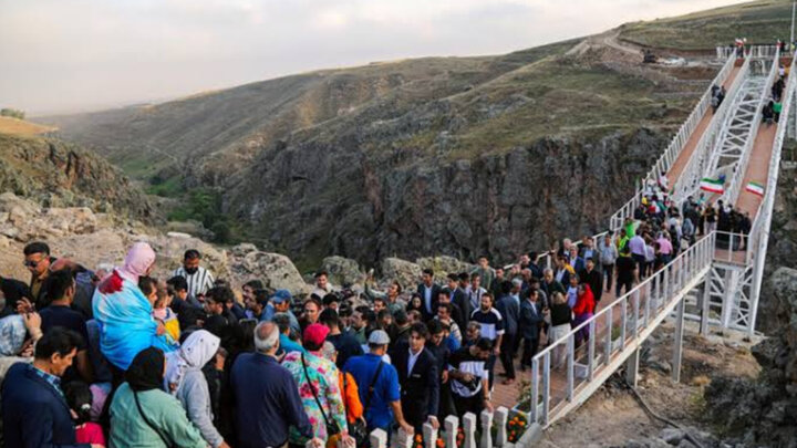مشگین‌شهر در تعطیلات آخر هفته میزبان ۱۰۰ هزار مسافر و گردشگر است