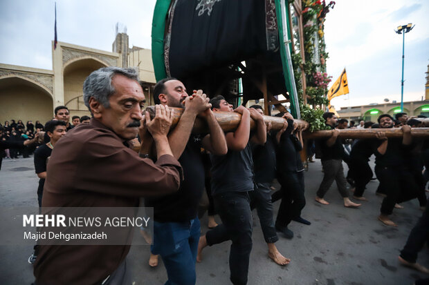 آیین عزاداری و نخل برداری شهادت امام رضا(ع) در مهریز