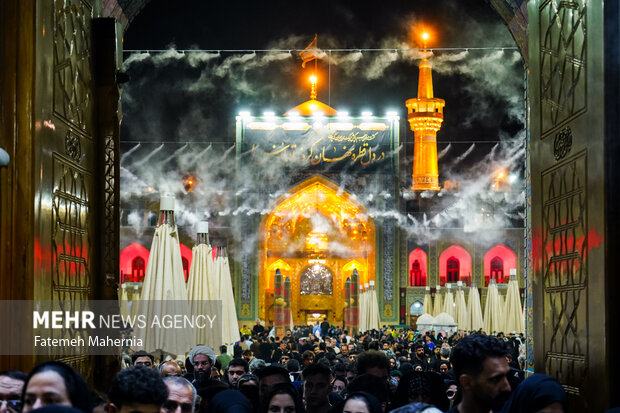 شام غریبان شهادت امام رضا(ع) در حرم رضوی