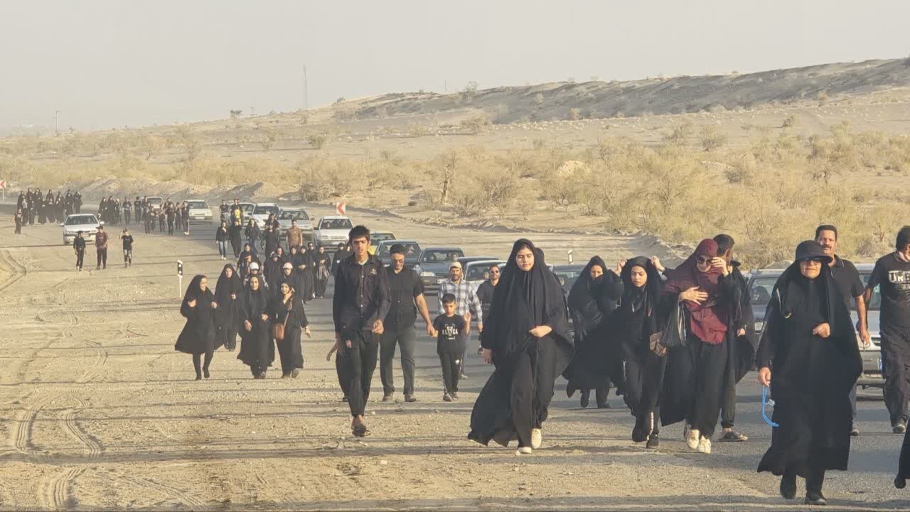 پیاده‌روی «حرم تا حرم» بخش کویرات آران و بیدگل