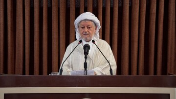 امام جمعه پاوه: مسئولان خود را از مردم جدا ندانند