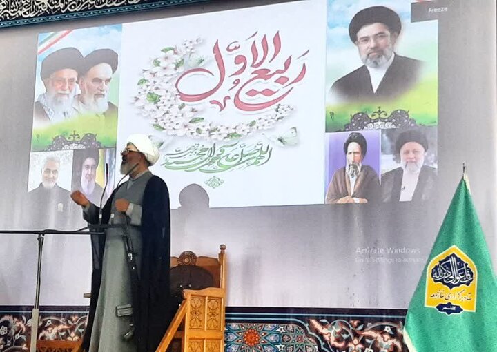 طاهری:دشمن روی مشکلات اقتصادی حساب باز کرده است