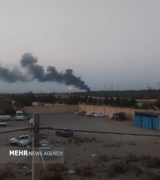 دود سیاه در جنوب تهران ناشی از آتشسوزی در انبار ضایعات پلاستیکی است