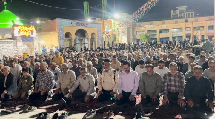 اقامه نماز استغاثه به امام زمان(عج) در شهرکرد