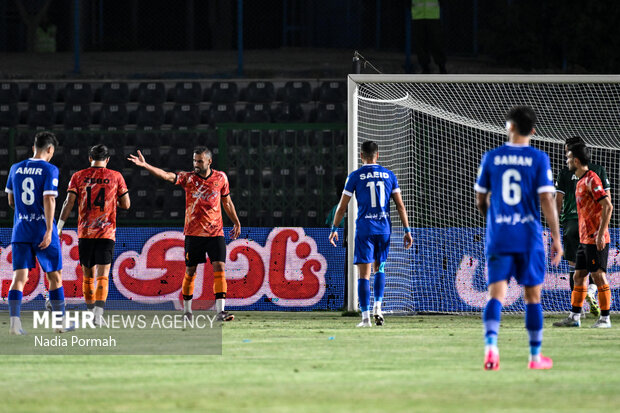 لیگ برتر فوتبال - استقلال و مس شهر بابک