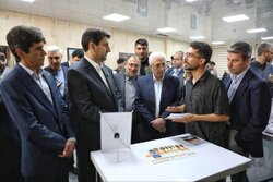 وزیر ارتباطات از نمایشگاه دستاوردهای فاوا در خراسان شمالی بازدید کرد
