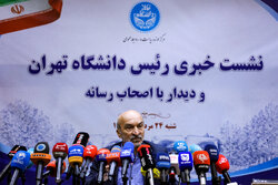آغاز سال تحصیلی جدید از ۴مهر/ اخراج ۲دانشجو به دلیل توهین به پرچم