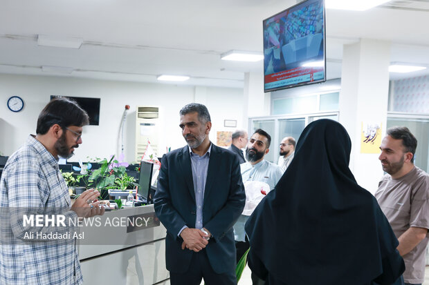 بازدید رئیس بسیج جامعه پزشکی از گروه رسانه‌ای مهر