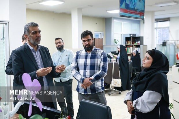 بازدید رئیس بسیج جامعه پزشکی از گروه رسانه‌ای مهر