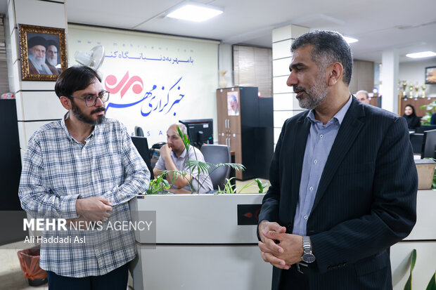 بازدید رئیس بسیج جامعه پزشکی از گروه رسانه‌ای مهر