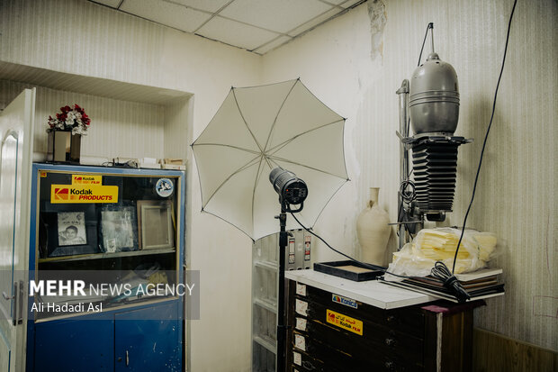 روزگار نگاتیو در آتلیههای <a href='https://sayeb.ir/tag/%d8%b9%da%a9%d8%a7%d8%b3%db%8c'></div>عکاسی</a>