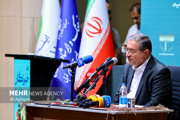 آیین تجلیل استاندار آذربایجان‌غربی از خبرنگاران