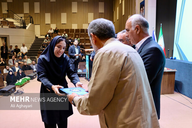آیین تجلیل استاندار آذربایجان‌غربی از خبرنگاران