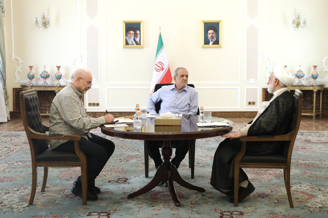 بررسی جامع: سران قوا درباره اولویت‌های کشور بحث و گفتگو کردند | مهر - کد c61b