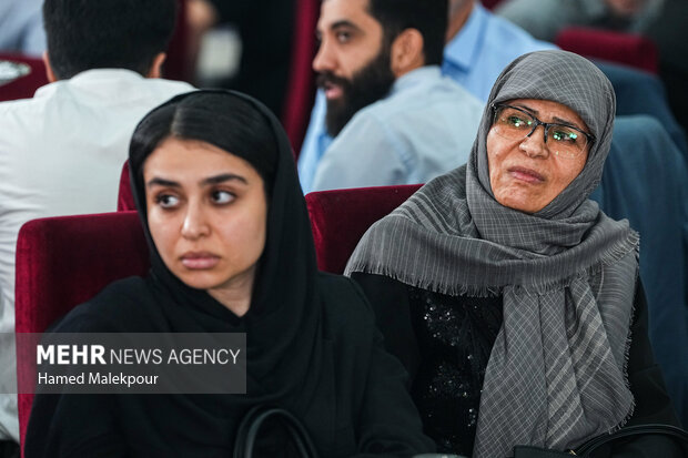 مراسم بزرگداشت روز خبرنگار با حضور رئیس مجلس