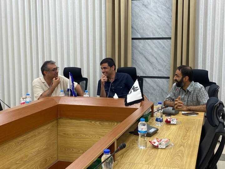 ایران برای ماندن، قصه میخواهد