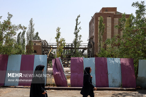 بازدید وزیر علوم از روند بازسازی خوابگاه دانشجویی دانشگاه شهید بهشتی