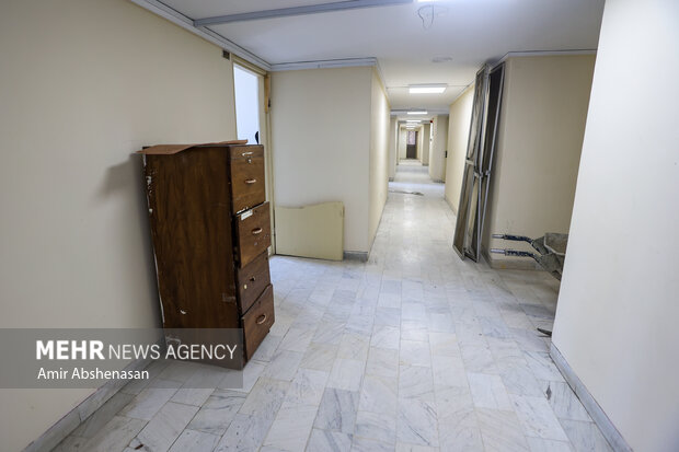 بازدید وزیر علوم از روند بازسازی خوابگاه دانشجویی دانشگاه شهید بهشتی