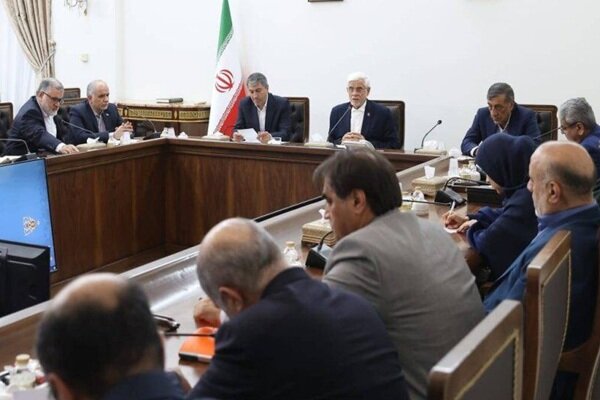 عارف: دشمن را در جبهه جنگ اقتصادی هم شکست میدهیم عارف: دشمن را در جبهه جنگ اقتصادی هم شکست میدهیم