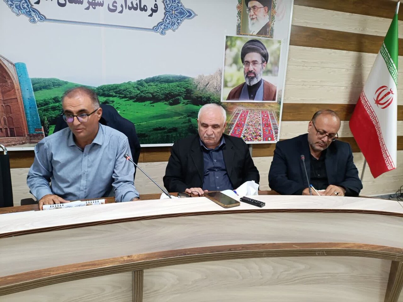 گزارش تحلیلی: تأکید فرماندار و نماینده اهر بر تعامل سازنده با اصحاب رسانه | مهر - کد 9c44