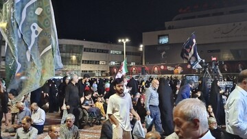 حال و هوای عرصه میدان شهدای مشهد قبل از مراسم اربعین تدفین رهبر شهید