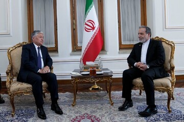 نائب وزير الخارجية الأوزبكي يلتقي عراقجي