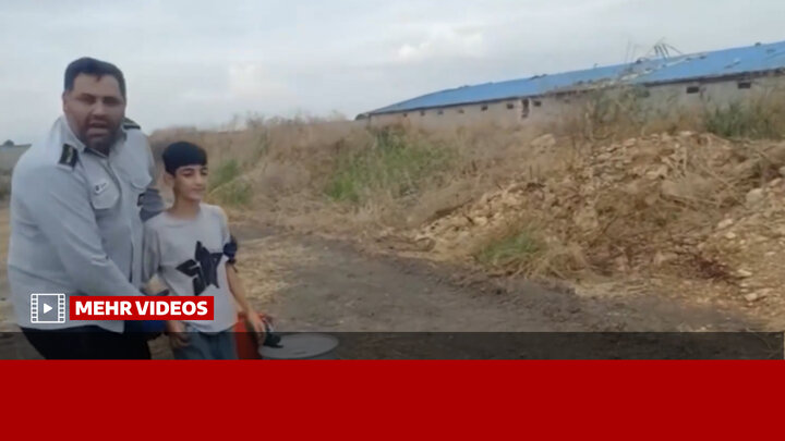 روایتی از قدردانی پدرانه رهبر انقلاب از شجاعت حیدر ۱۲ ساله و پدرش روایتی از قدردانی پدرانه رهبر انقلاب از شجاعت حیدر ۱۲ ساله و پدرش