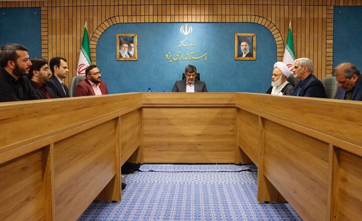 استاندار یزد: انس با قرآن تنها پناهگاه آزادگان در زندان‌های بعثی بود