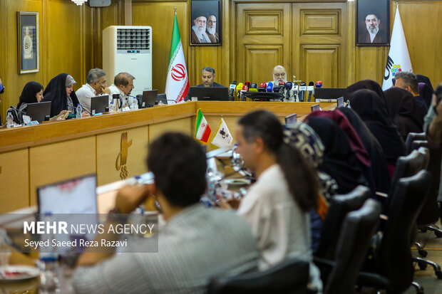 نشست خبری رئیس شورای اسلامی شهر تهران