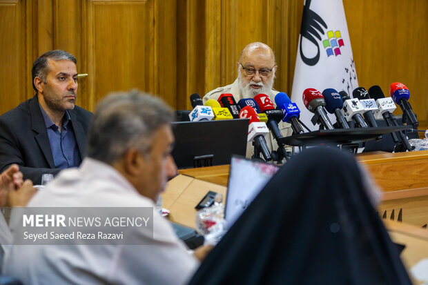 نشست خبری رئیس شورای اسلامی شهر تهران