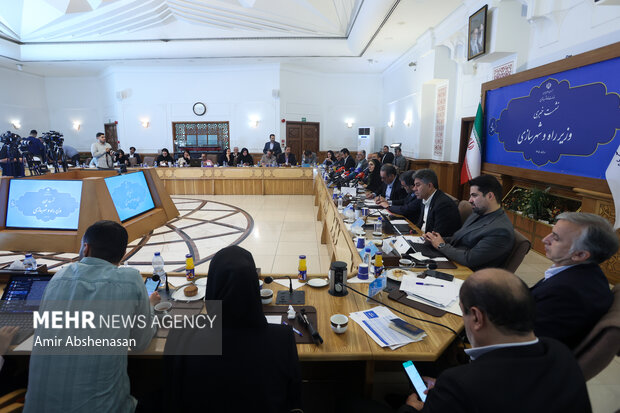 نشست خبری وزیر راه و شهرسازی