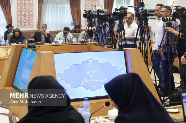 نشست خبری وزیر راه و شهرسازی