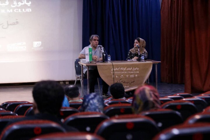 رونمایی از «مکاشفه در قاب سینما» در پاتوق ۱۳۹ اصفهان