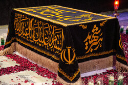 مراسم چهلم تدفین «آقای شهید ایران» در حرم امام رضا(ع) آغاز شد