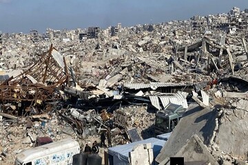 تحت جنح الظلام.. الاحتلال يسرق ركام غزة