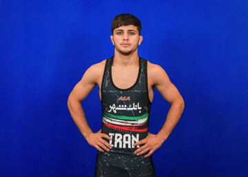 اولین مدال طلای کشتی فرنگی جوانان دشت شد/ کشتی‌گیر ایران ضربه فنی شد!