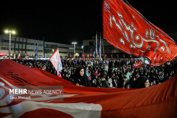 محفل اربعین تدفین <a href='https://sayeb.ir/tag/%d8%b1%d9%87%d8%a8%d8%b1-%d8%b4%d9%87%db%8c%d8%af'></div>رهبر شهید</a> انقلاب در <a href='https://sayeb.ir/tag/%d9%85%d8%b4%d9%87%d8%af'>مشهد</a>
