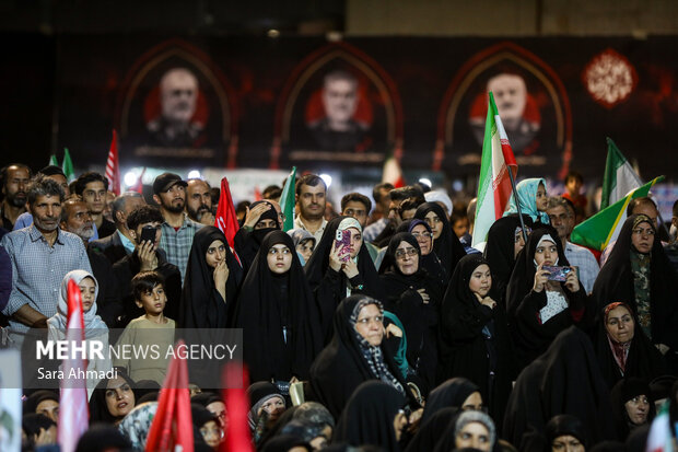 محفل اربعین تدفین <a href='https://sayeb.ir/tag/%d8%b1%d9%87%d8%a8%d8%b1-%d8%b4%d9%87%db%8c%d8%af'></div>رهبر شهید</a> انقلاب در <a href='https://sayeb.ir/tag/%d9%85%d8%b4%d9%87%d8%af'>مشهد</a>