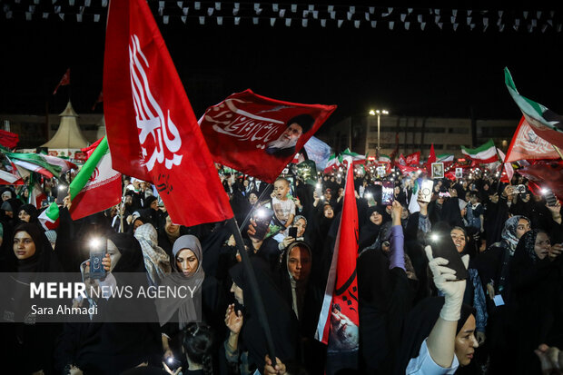 محفل اربعین تدفین <a href='https://sayeb.ir/tag/%d8%b1%d9%87%d8%a8%d8%b1-%d8%b4%d9%87%db%8c%d8%af'></div>رهبر شهید</a> انقلاب در <a href='https://sayeb.ir/tag/%d9%85%d8%b4%d9%87%d8%af'>مشهد</a>