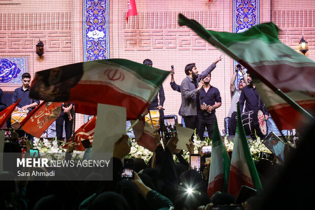 محفل اربعین تدفین <a href='https://sayeb.ir/tag/%d8%b1%d9%87%d8%a8%d8%b1-%d8%b4%d9%87%db%8c%d8%af'></div>رهبر شهید</a> انقلاب در <a href='https://sayeb.ir/tag/%d9%85%d8%b4%d9%87%d8%af'>مشهد</a>