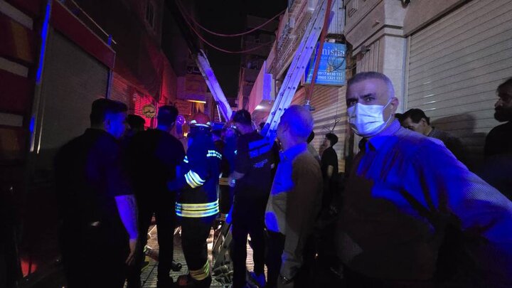 آتش‌سوزی در بازار گناوه مهار شد