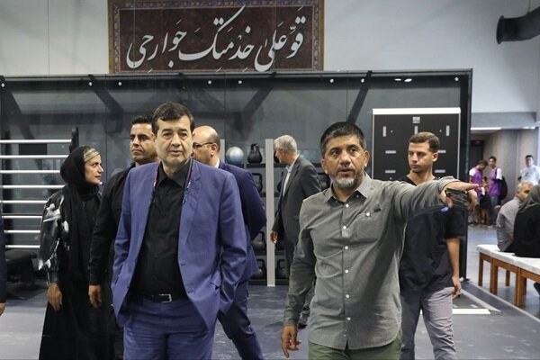 بازدید وزیر ورزش و جوانان از امکانات فدراسیون کشتی و کمپ تیم‌های ملی