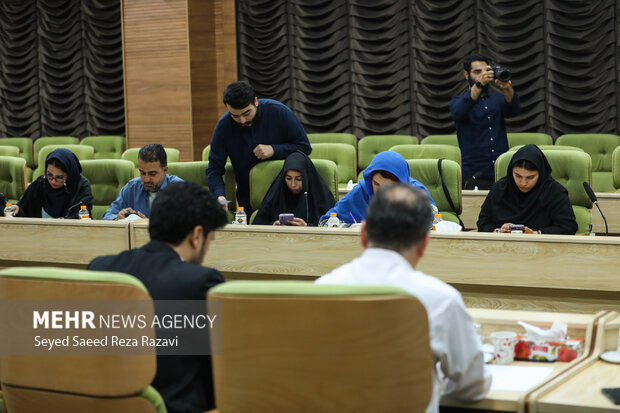 نشست خبری معاون بنیاد شهید و امور ایثارگران با خبرنگاران