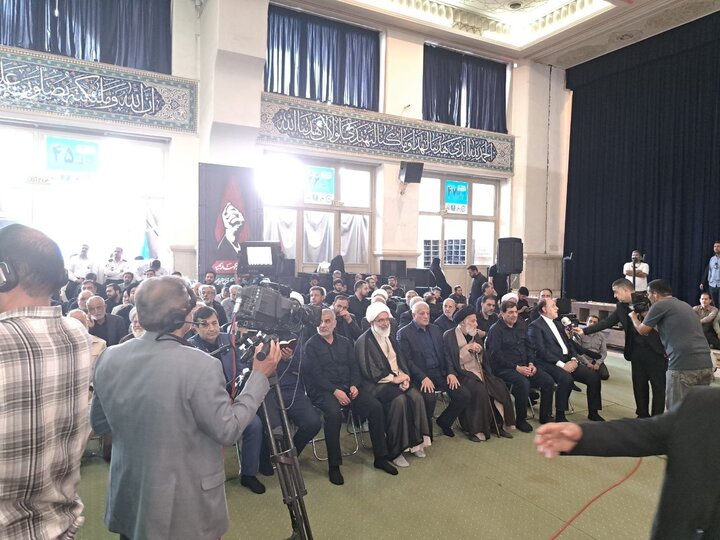 بزرگداشت چهلم «آقای شهید ایران»؛ ندای «حی علیالانتقام» 1 پایگاه خبری ججین شخصیت های لشکری و کشوری در مراسم چهلم آقای شهید ایران