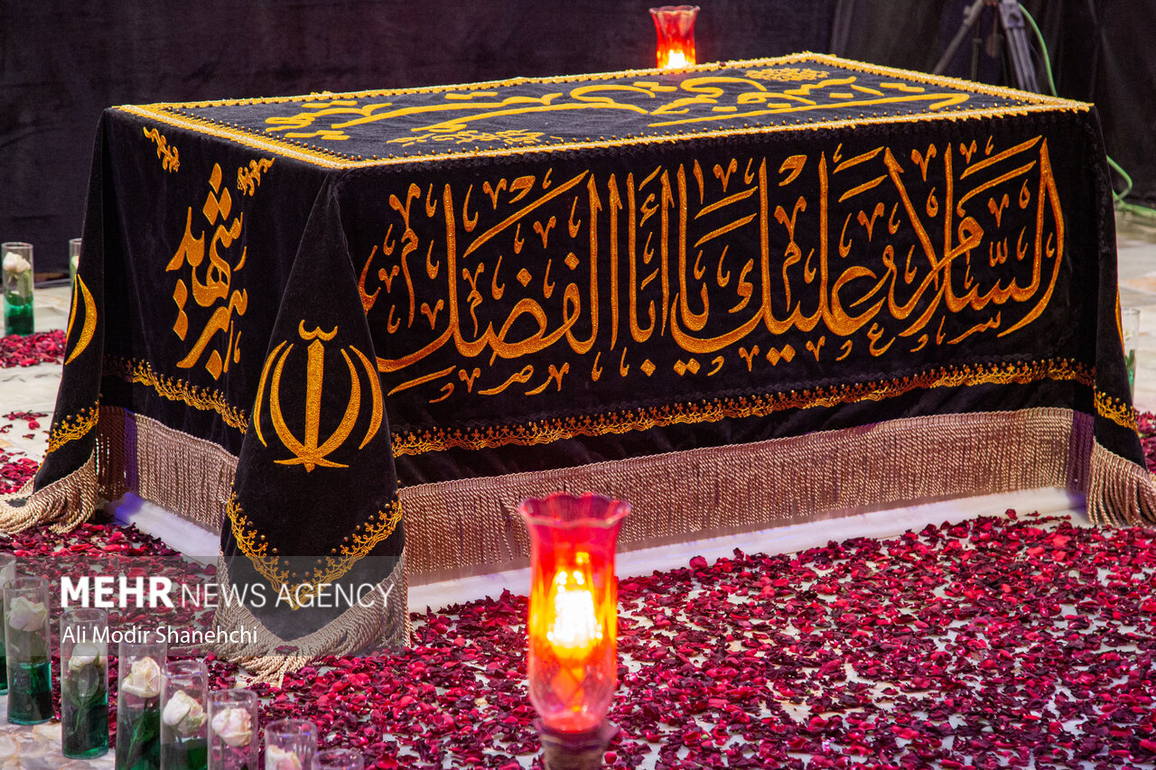 حضور داریوش ارجمند در رواق دارالذکر حضور داریوش ارجمند در رواق دارالذکر