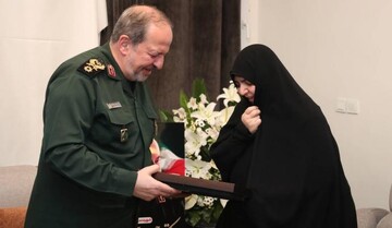 اللواء ابن الرضا يلتقي مع عوائل شهداء حرب رمضان