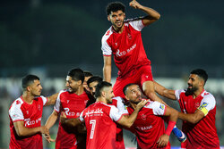 لیگ برتر فوتبال - پرسپولیس و استقلال خوزستان