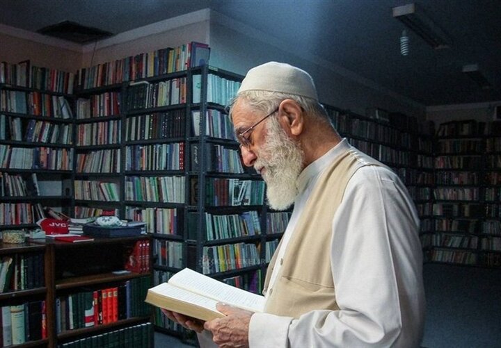 ماجرای ۳۰۰ کتاب کهنه‌ای که رهبر شهید صحافی کردند