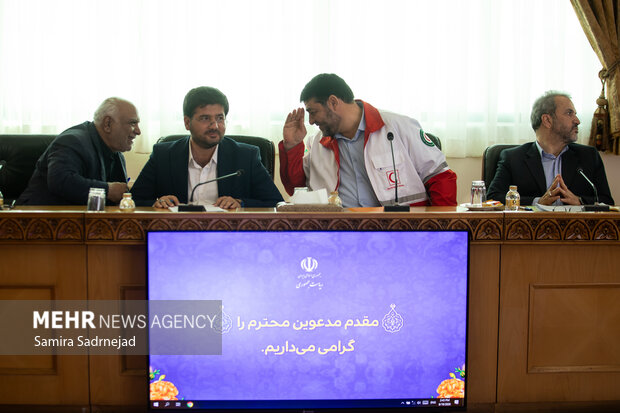 نشست تقدیر از فعالان مراسم اربعین