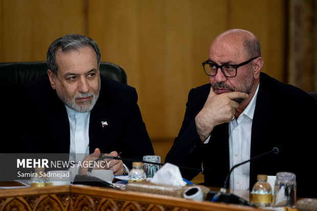 نشست تقدیر از فعالان مراسم اربعین